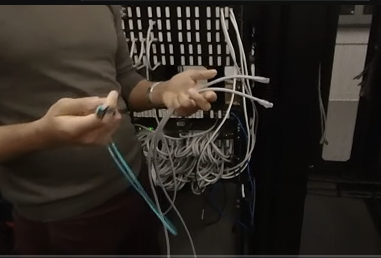 Présentation des cables réseau par Hugo 
